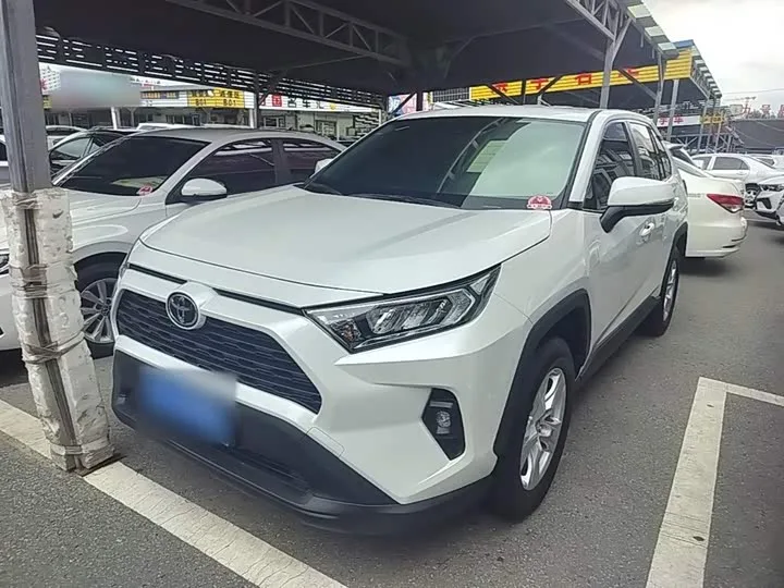 Toyota RAV4 2025 из Китая — купить под ключ