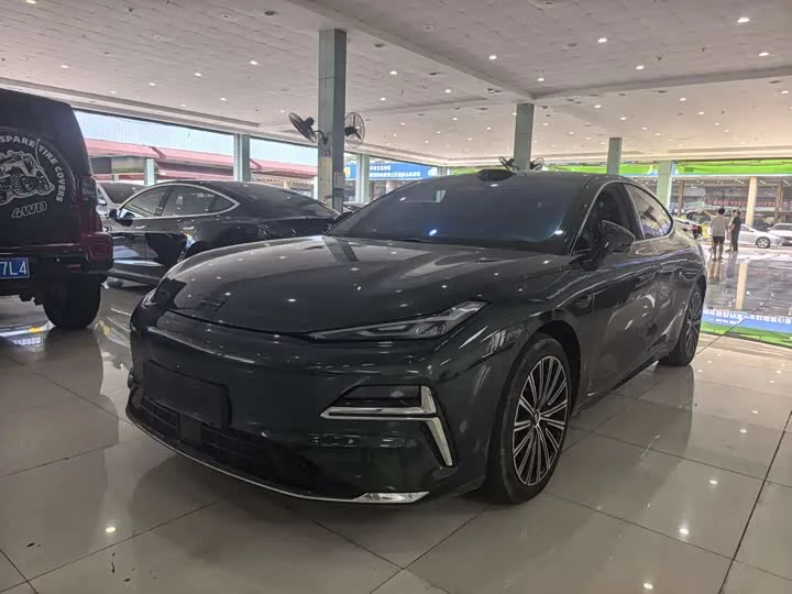 Geely Galaxy Starshine 8 EM-i 2025 из Китая — купить под ключ