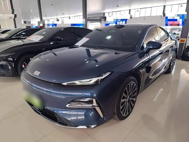 Geely Galaxy Starshine 8 EM-i 2025 из Китая — купить под ключ