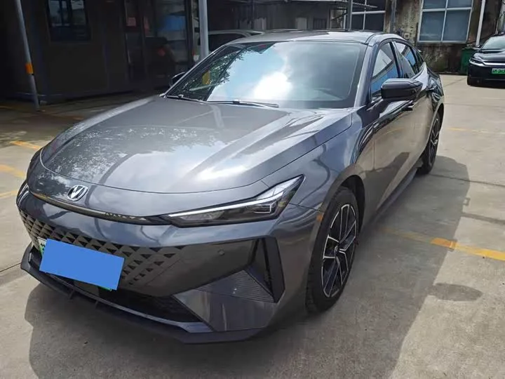 Changan UNI-V Hybrid 2026 из Китая — купить под ключ