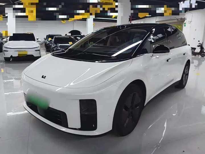 LiXiang i8 2025 из Китая — купить под ключ