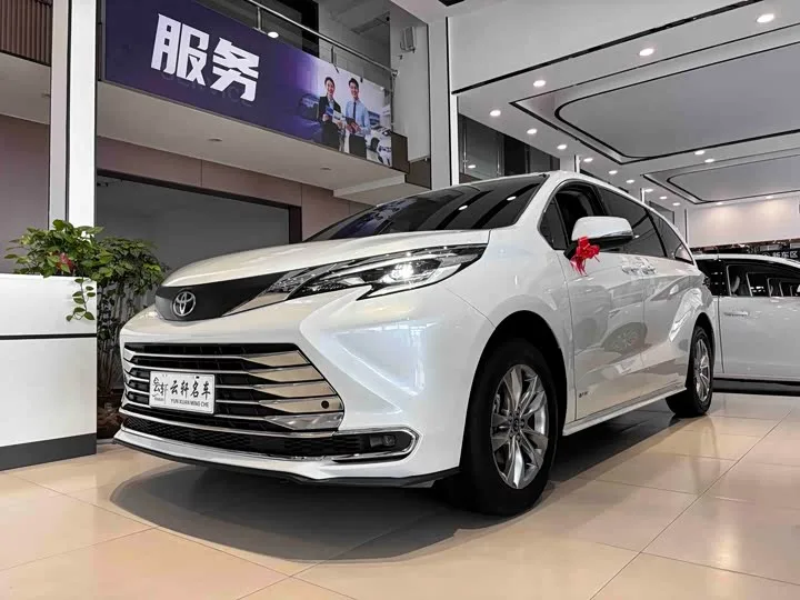 Toyota Sienna 2024 из Китая — купить под ключ