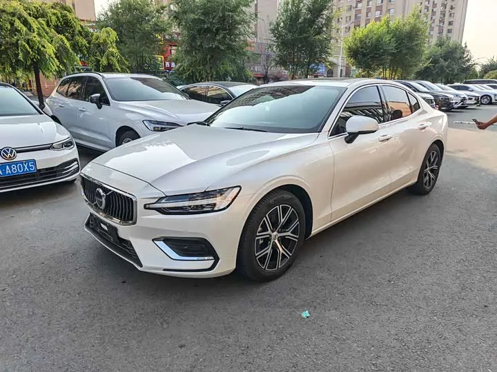 Volvo S60 2022 из Китая — купить под ключ