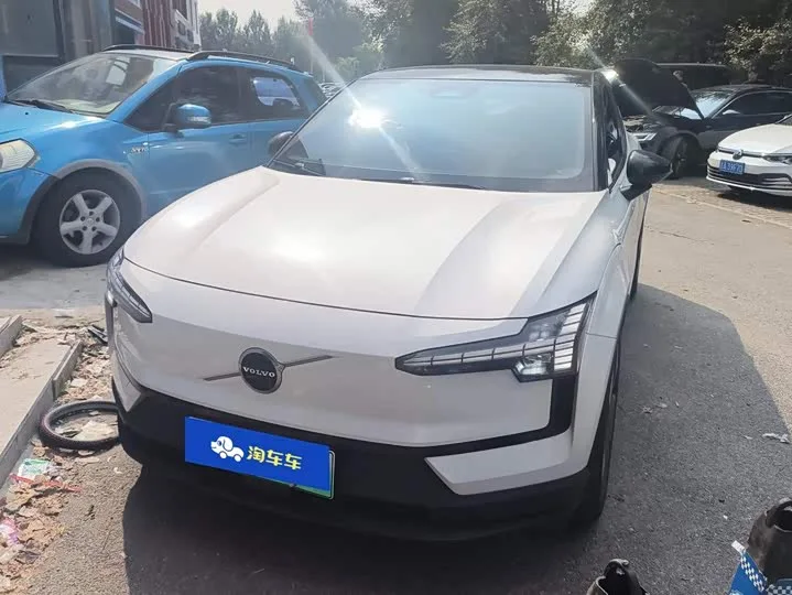 Volvo EX30 2025 из Китая — купить под ключ