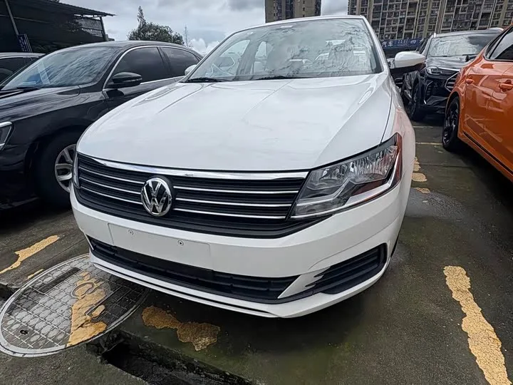 Volkswagen Lavida 2023 из Китая — купить под ключ