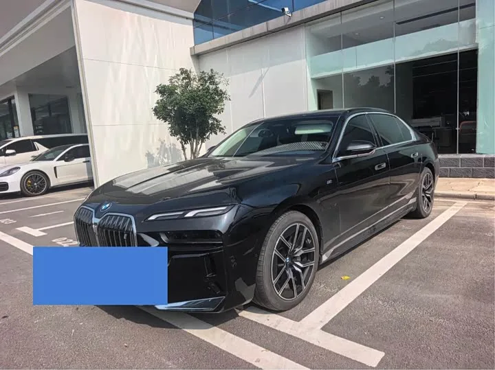 BMW i7 2025 из Китая — купить под ключ