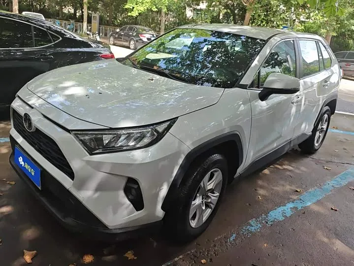 Toyota RAV4 2024 из Китая — купить под ключ