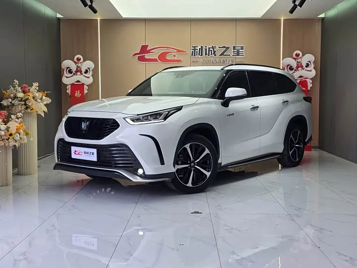 Toyota Crown Kluger 2024 из Китая — купить под ключ