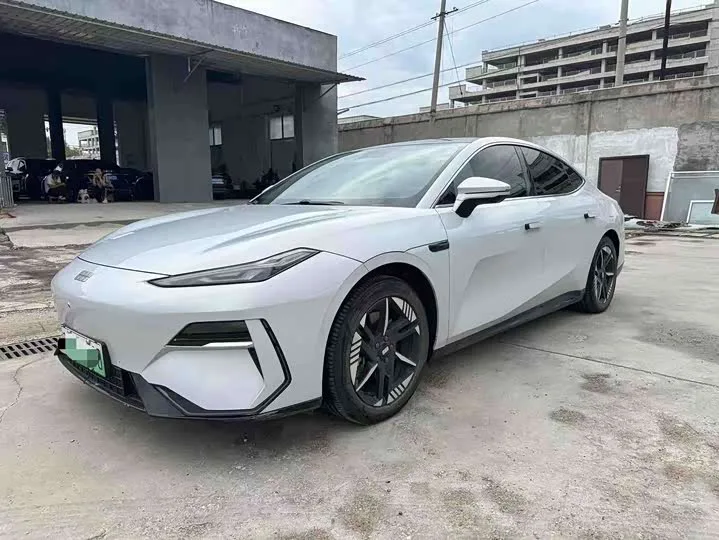 Geely Galaxy E8 2024 из Китая — купить под ключ