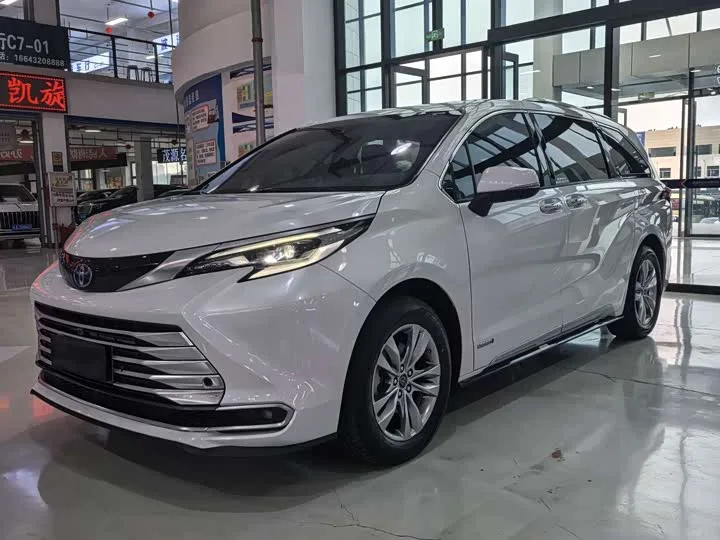 Toyota Sienna 2022 из Китая — купить под ключ