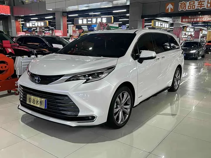 Toyota Sienna 2023 из Китая — купить под ключ