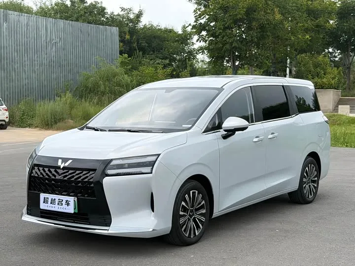 Wuling Starlight 730 Hybrid/EV 2025 из Китая — купить под ключ