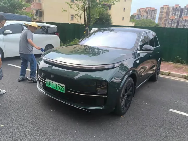 LiXiang L8 2023 из Китая — купить под ключ