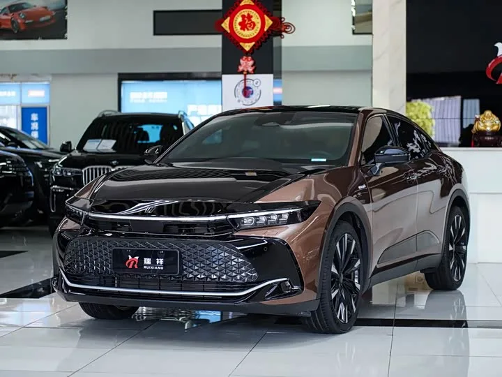 Toyota Crown SportCross 2024 из Китая — купить под ключ