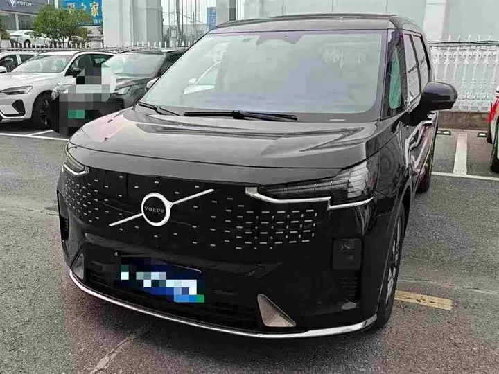 Volvo EM90 2025 из Китая — купить под ключ