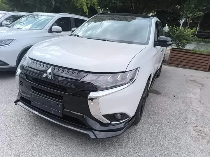 Mitsubishi Outlander 2023 из Китая — купить под ключ