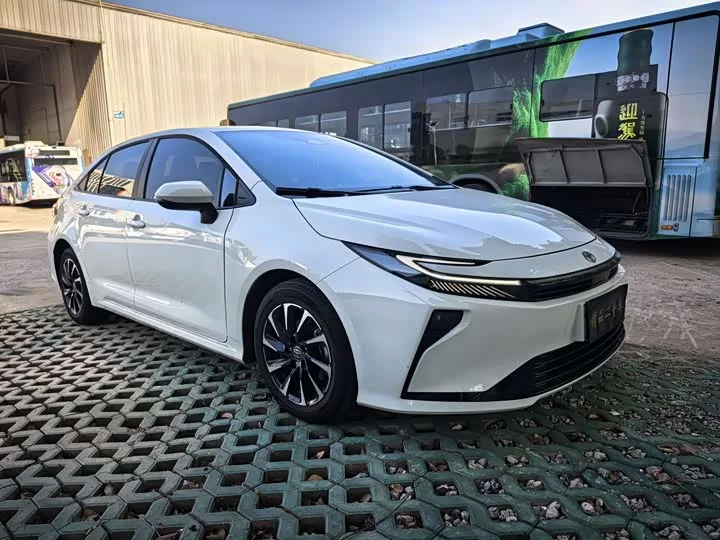 Toyota Corolla 2026 из Китая — купить под ключ
