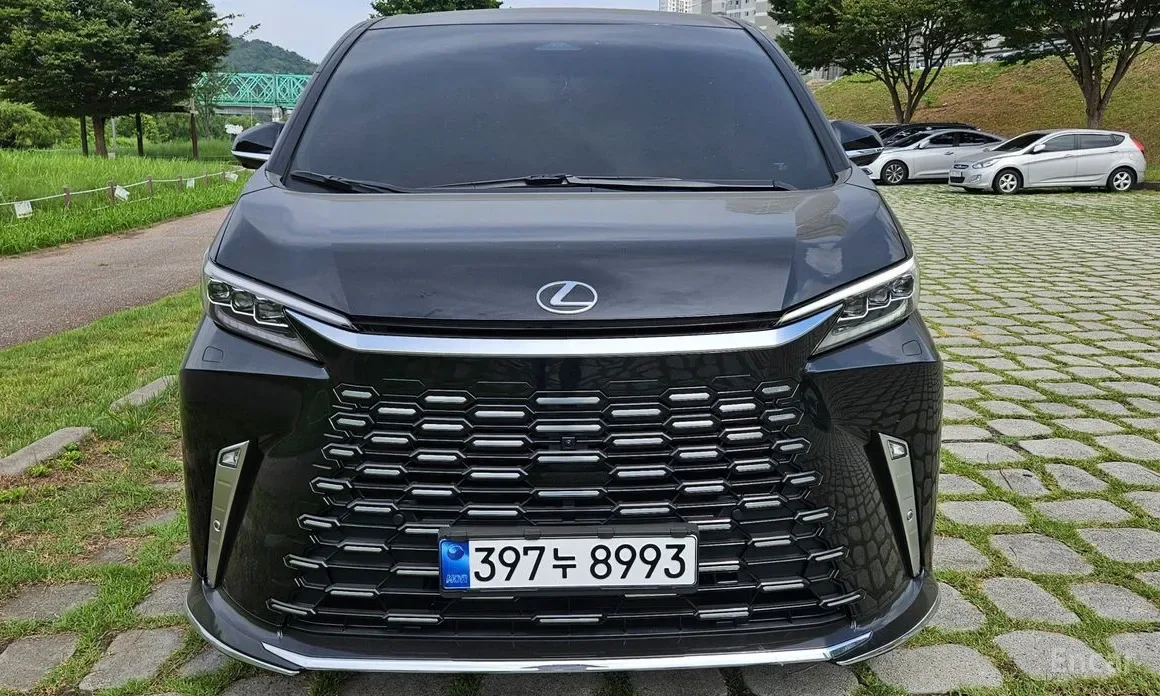 Lexus LM 2026 из Кореи — купить под ключ
