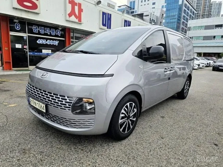 Hyundai Staria 2023 из Кореи — купить под ключ