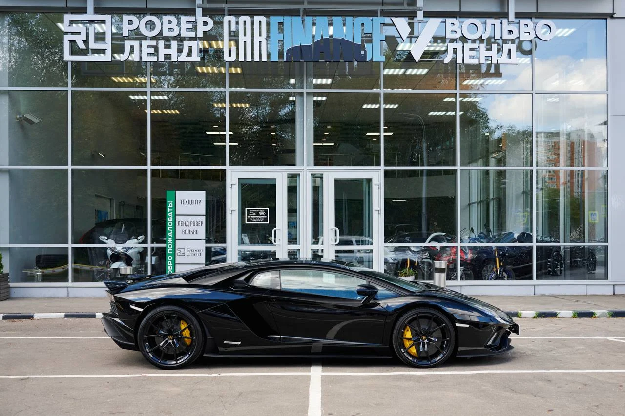Lamborghini Aventador LP 740 2020