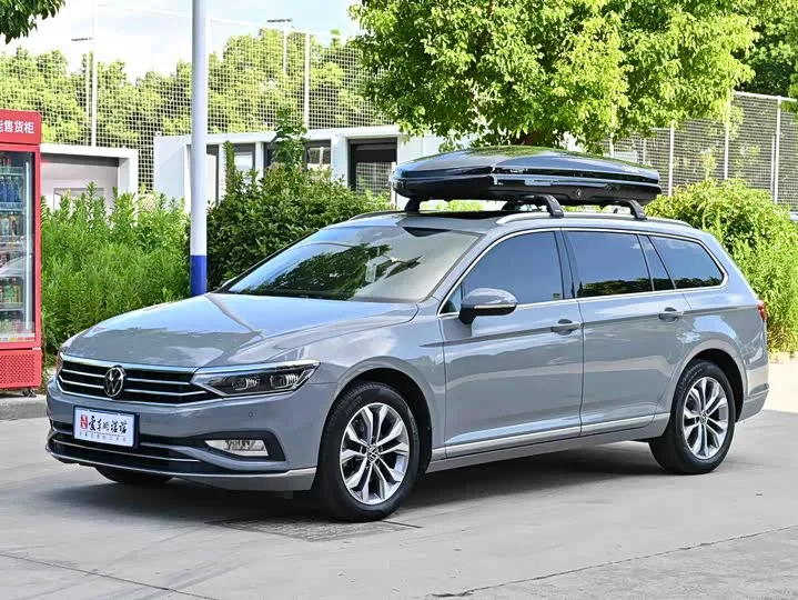 Volkswagen Passat Variant 2023 из Китая — купить под ключ