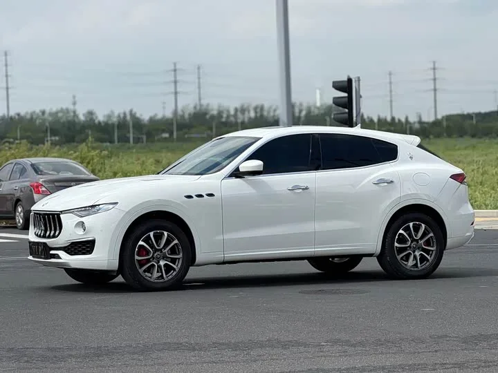Maserati Levante 2022 из Китая — купить под ключ