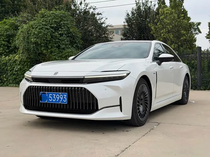 Toyota Crown Sedan 2026 из Китая — купить под ключ