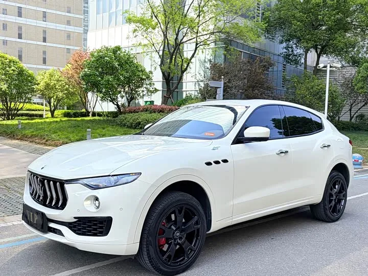 Maserati Levante 2023 из Китая — купить под ключ