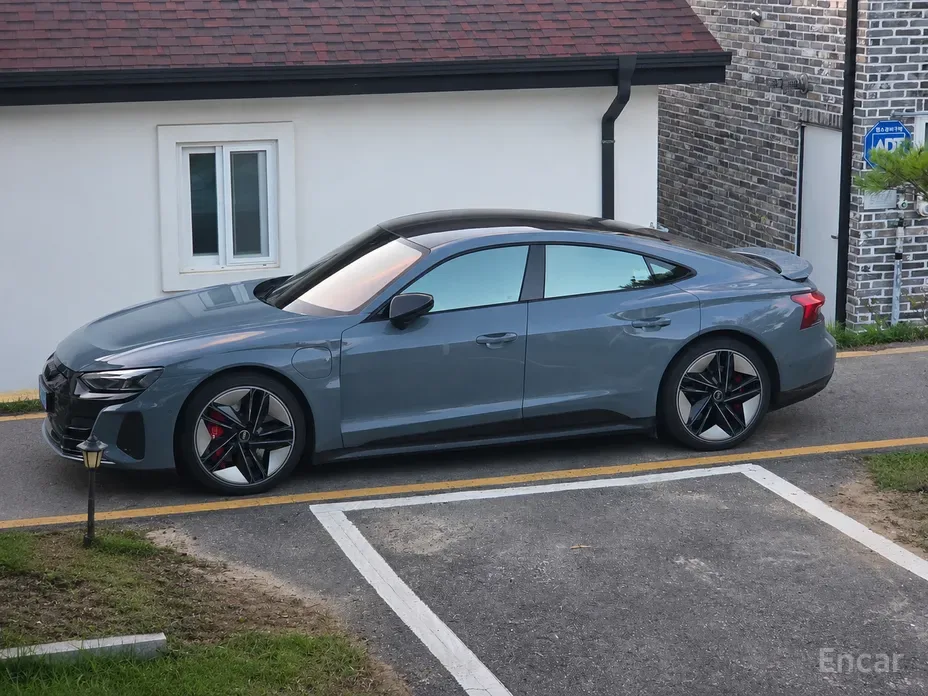 Audi RS e-tron GT 2022 из Кореи — купить под ключ