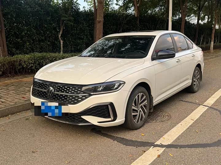 Volkswagen Lavida 2023 из Китая — купить под ключ