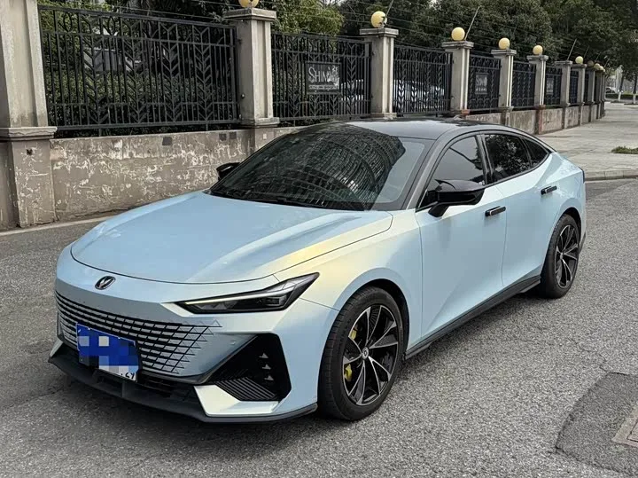 Changan UNI-V 2023 из Китая — купить под ключ