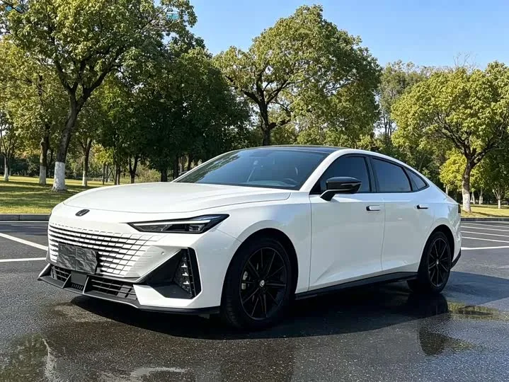 Changan UNI-V 2023 из Китая — купить под ключ
