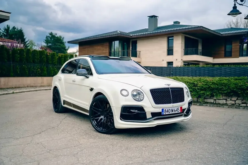 Bentley Bentayga 2018 из Европы — купить под ключ