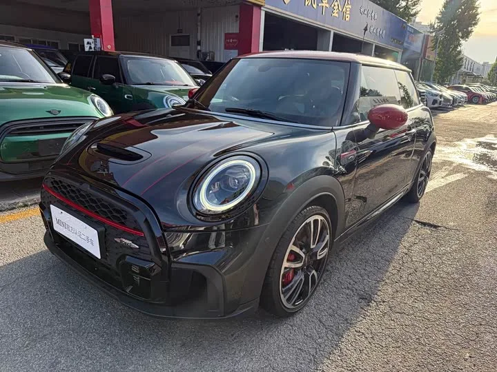 Mini Mini JCW 2022 из Китая — купить под ключ