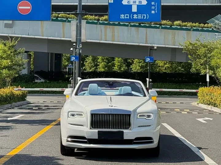 Rolls-Royce Dawn 2023 из Китая — купить под ключ