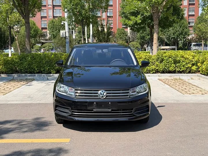 Volkswagen Santana 2023 из Китая — купить под ключ
