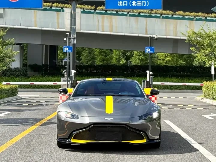 Aston Martin V8 Vantage 2022 из Китая — купить под ключ