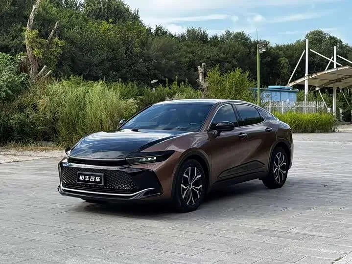Toyota Crown SportCross 2024 из Китая — купить под ключ