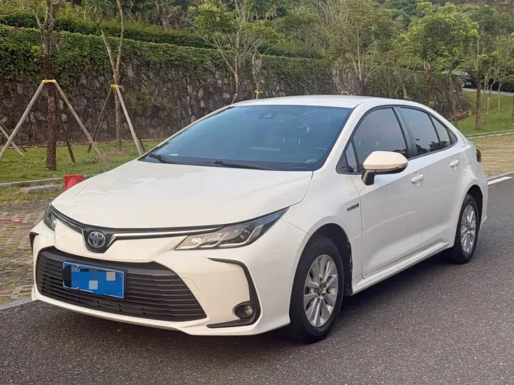 Toyota Corolla 2023 из Китая — купить под ключ