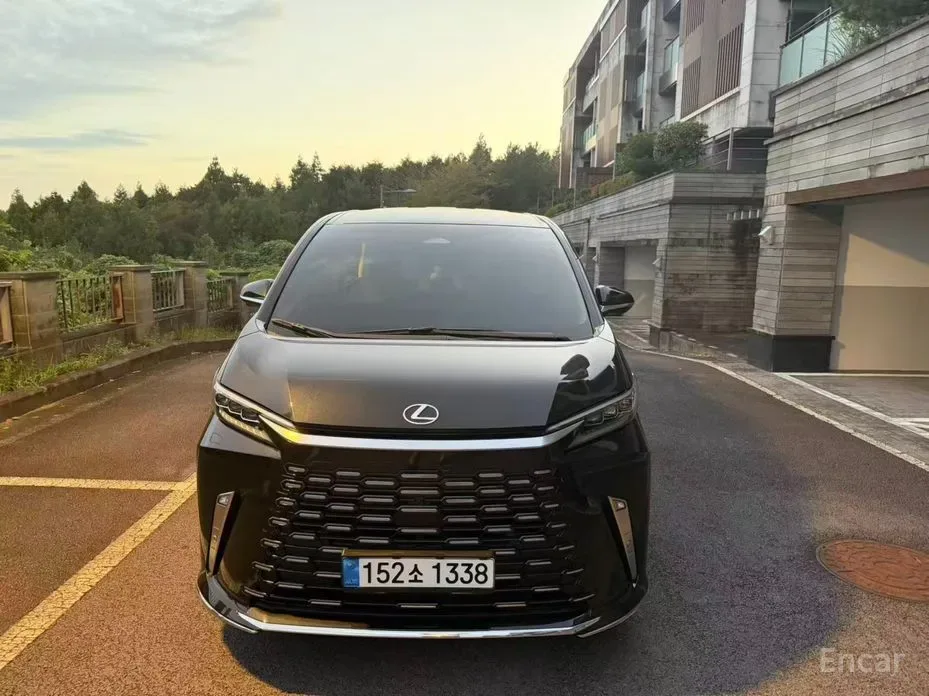 Lexus LM 2025 из Кореи — купить под ключ