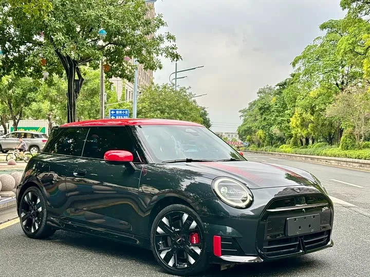 Mini Cooper JCW 2025 из Китая — купить под ключ