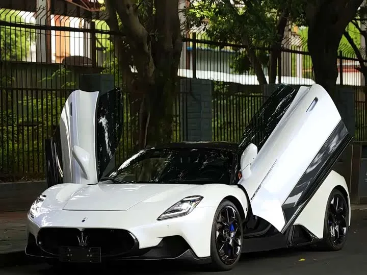 Maserati MC20 2023 из Китая — купить под ключ
