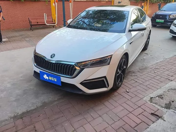 Skoda Octavia Pro 2022 из Китая — купить под ключ