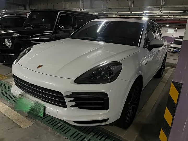 Porsche Cayenne Hybrid 2022 из Китая — купить под ключ