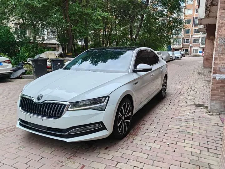 Skoda Superb 2023 из Китая — купить под ключ