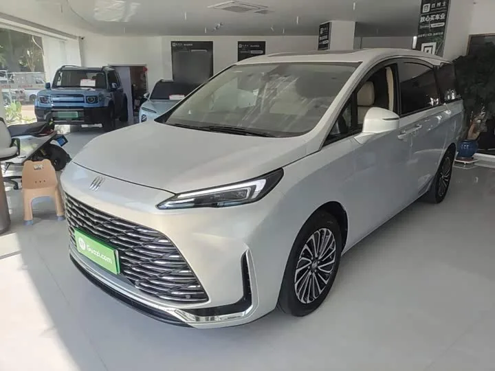 Buick GL8 Hybrid 2025 из Китая — купить под ключ