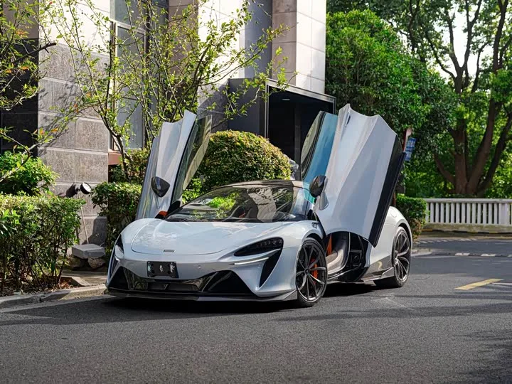 Mclaren Artura 2026 из Китая — купить под ключ