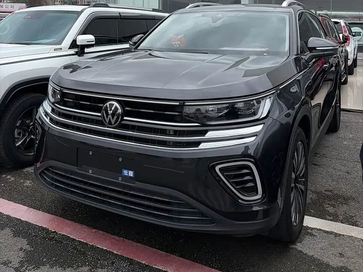 Volkswagen Tavendor 2023 из Китая — купить под ключ