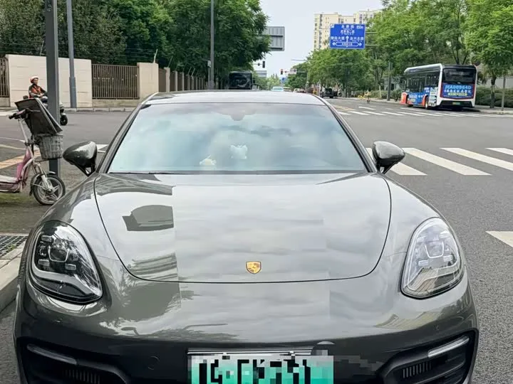 Porsche Panamera Hybrid 2023 из Китая — купить под ключ