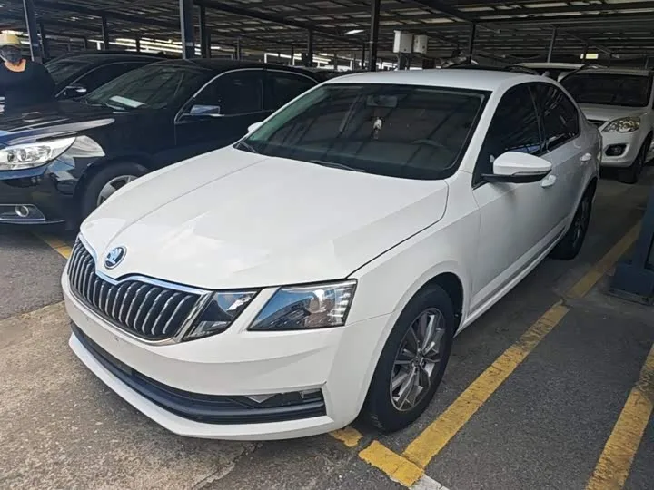 Skoda Octavia Pro 2022 из Китая — купить под ключ